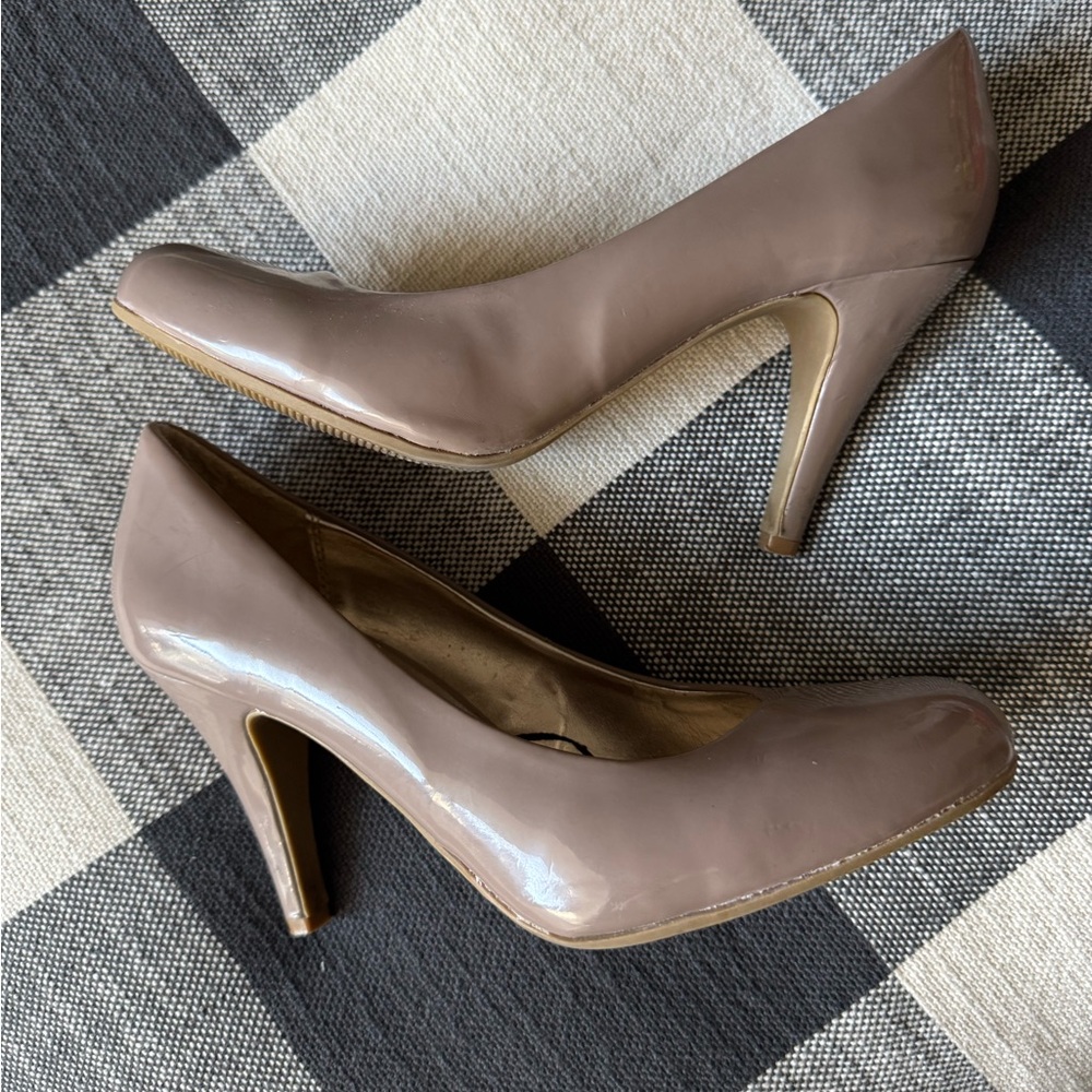 Steve Madden Taupe Heels